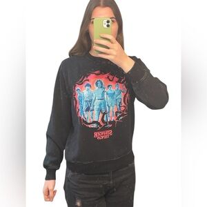 Netflix Stranger Things Season 3 Graphic Crewneck Sweater Size Small Women’s EUC